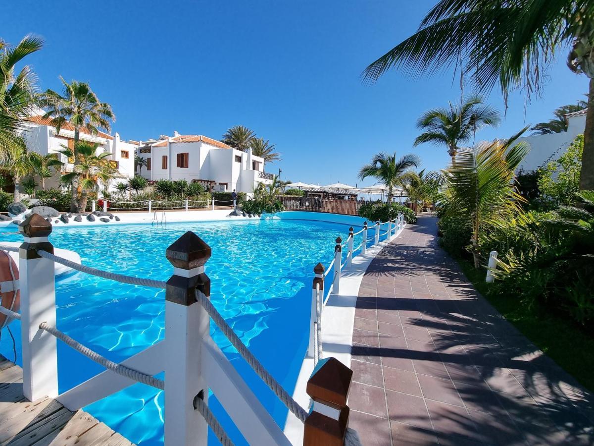 Studio Apartment No 1 Directly On The Beach And Sea, Terrace, Heated Pool, Wifi Playa de las Americas  Exterior foto