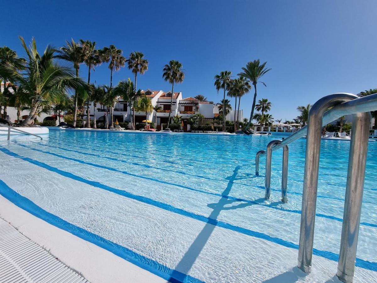 Studio Apartment No 1 Directly On The Beach And Sea, Terrace, Heated Pool, Wifi Playa de las Americas  Exterior foto