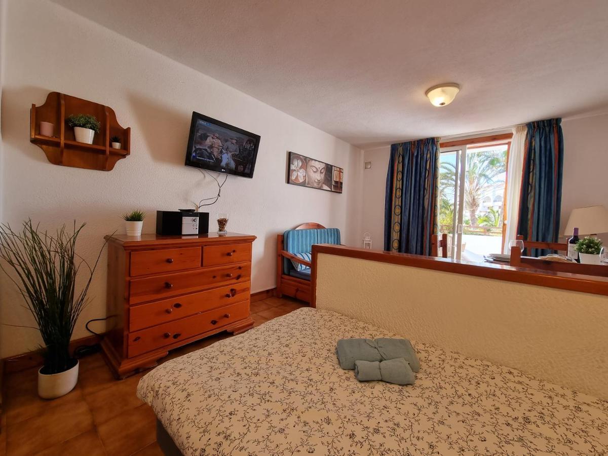 Studio Apartment No 1 Directly On The Beach And Sea, Terrace, Heated Pool, Wifi Playa de las Americas  Exterior foto