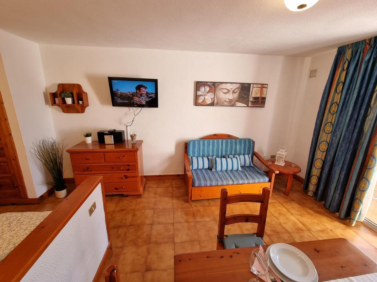 Studio Apartment No 1 Directly On The Beach And Sea, Terrace, Heated Pool, Wifi Playa de las Americas  Exterior foto