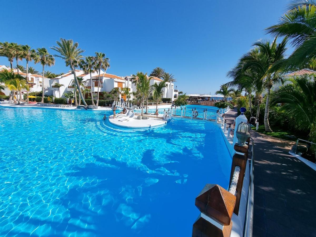 Studio Apartment No 1 Directly On The Beach And Sea, Terrace, Heated Pool, Wifi Playa de las Americas  Exterior foto