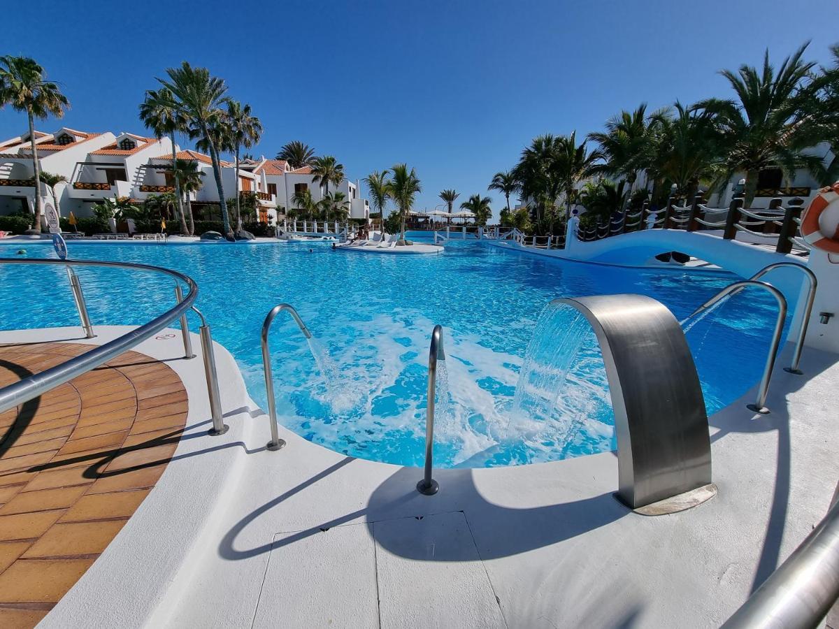 Studio Apartment No 1 Directly On The Beach And Sea, Terrace, Heated Pool, Wifi Playa de las Americas  Exterior foto