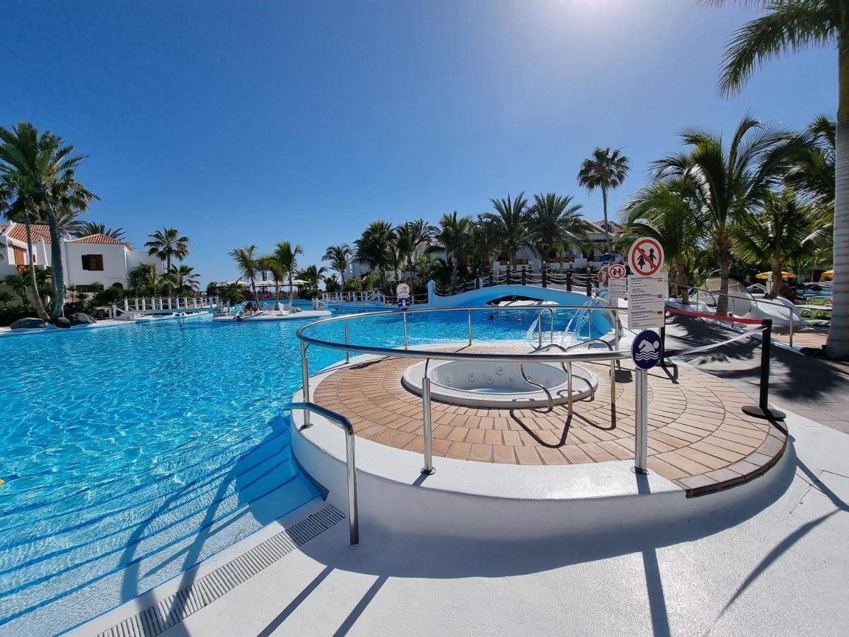 Studio Apartment No 1 Directly On The Beach And Sea, Terrace, Heated Pool, Wifi Playa de las Americas  Exterior foto