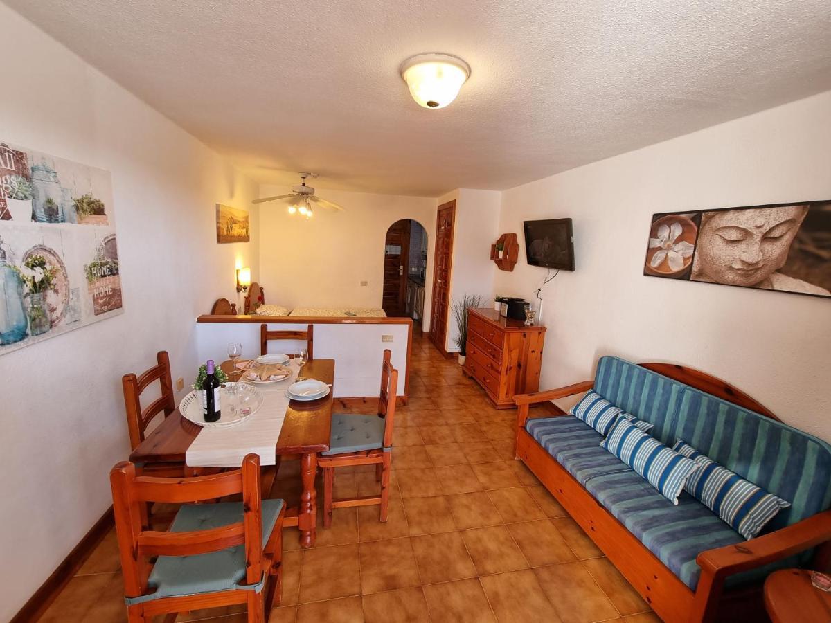 Studio Apartment No 1 Directly On The Beach And Sea, Terrace, Heated Pool, Wifi Playa de las Americas  Exterior foto