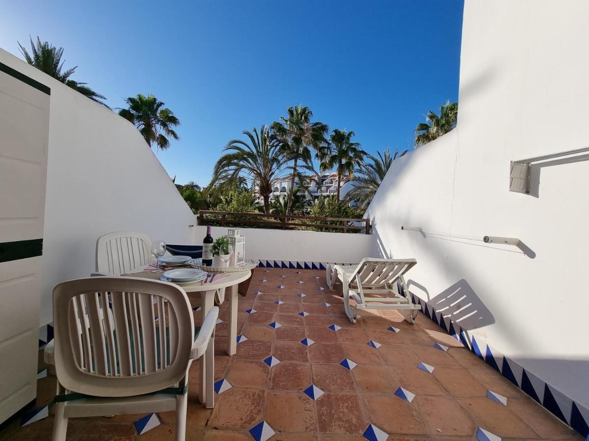 Studio Apartment No 1 Directly On The Beach And Sea, Terrace, Heated Pool, Wifi Playa de las Americas  Exterior foto