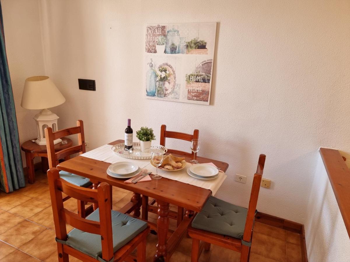 Studio Apartment No 1 Directly On The Beach And Sea, Terrace, Heated Pool, Wifi Playa de las Americas  Exterior foto
